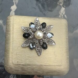 Rhinestone pendant brooch